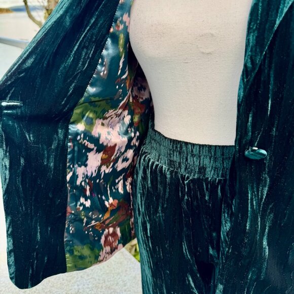 Autres Filles Deep Emerald Teal Green Crushed Velvet Blazer and Pants Suit Set - Picture 7 of 16